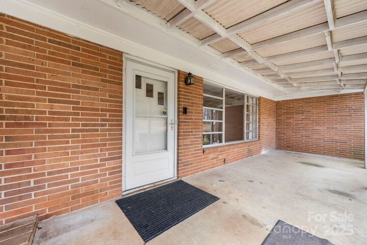 Property Photo:  1177 2nd Street Place SE  NC 28602 