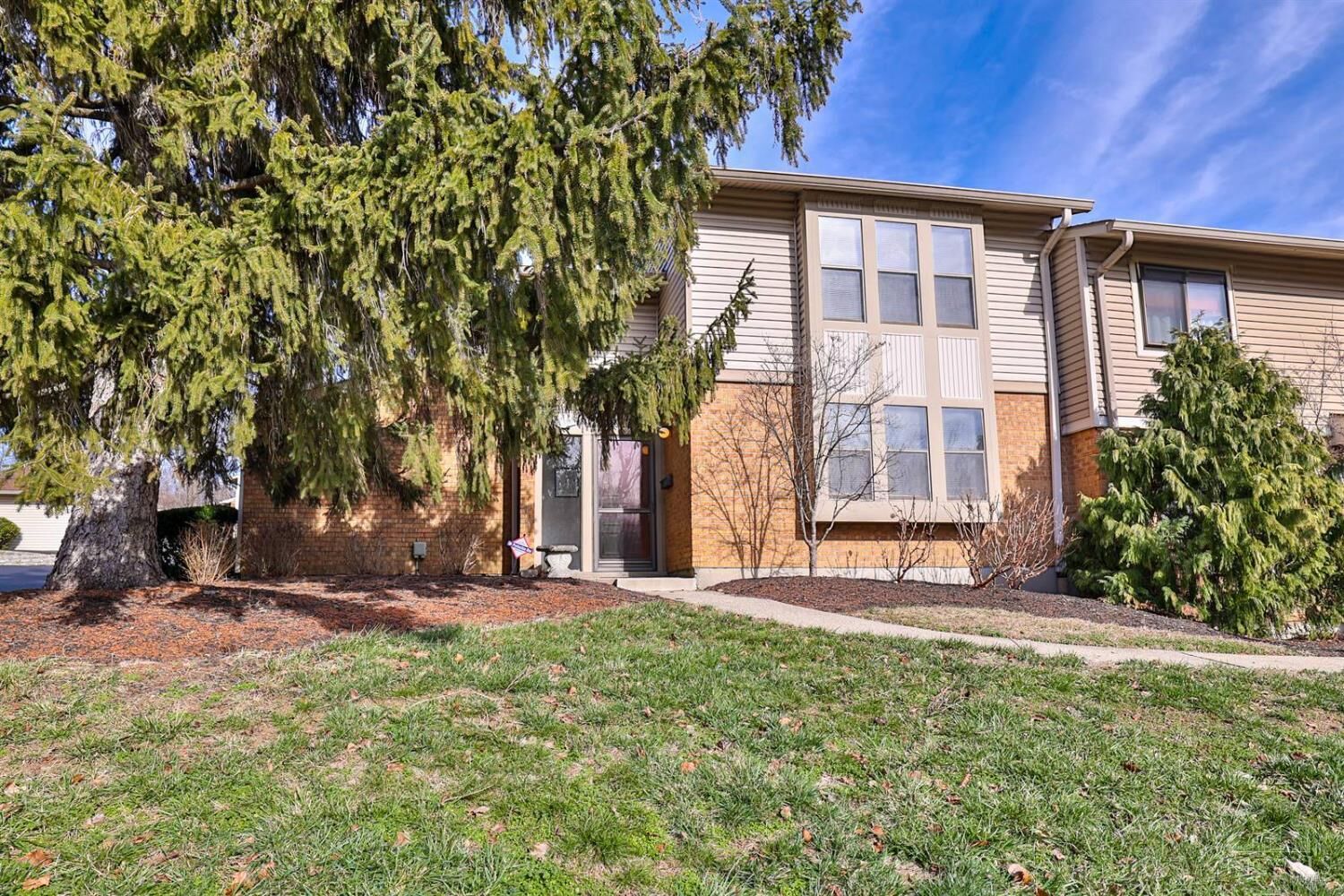 Property Photo:  10 Woodside Court  OH 45246 