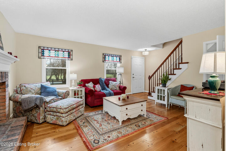 Property Photo:  3004 Freys Hill Rd  KY 40241 