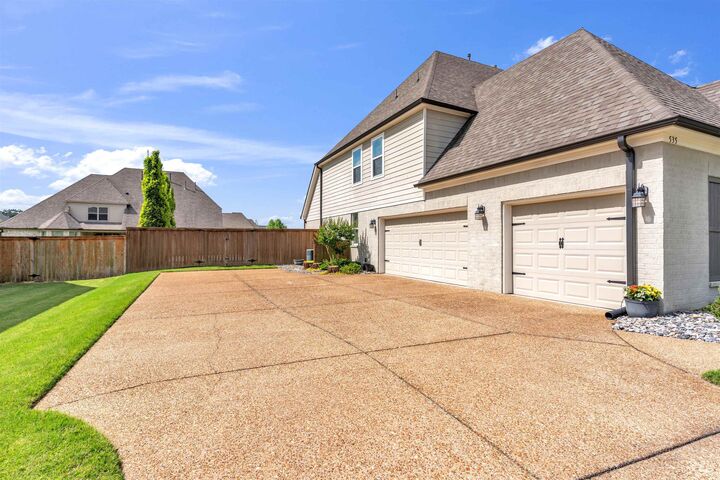 Property Photo: 535 Tender Oaks Cv TN 38017