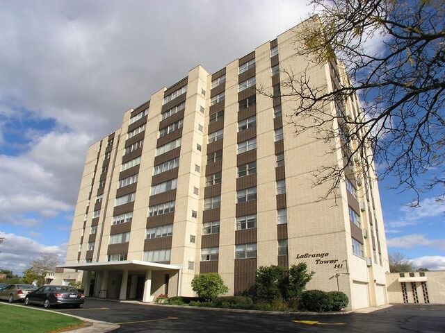 Property Photo:  141 N La Grange Road 1006  IL 60525 