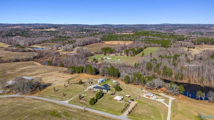 Property Photo:  665 County Road 251  AL 35967 