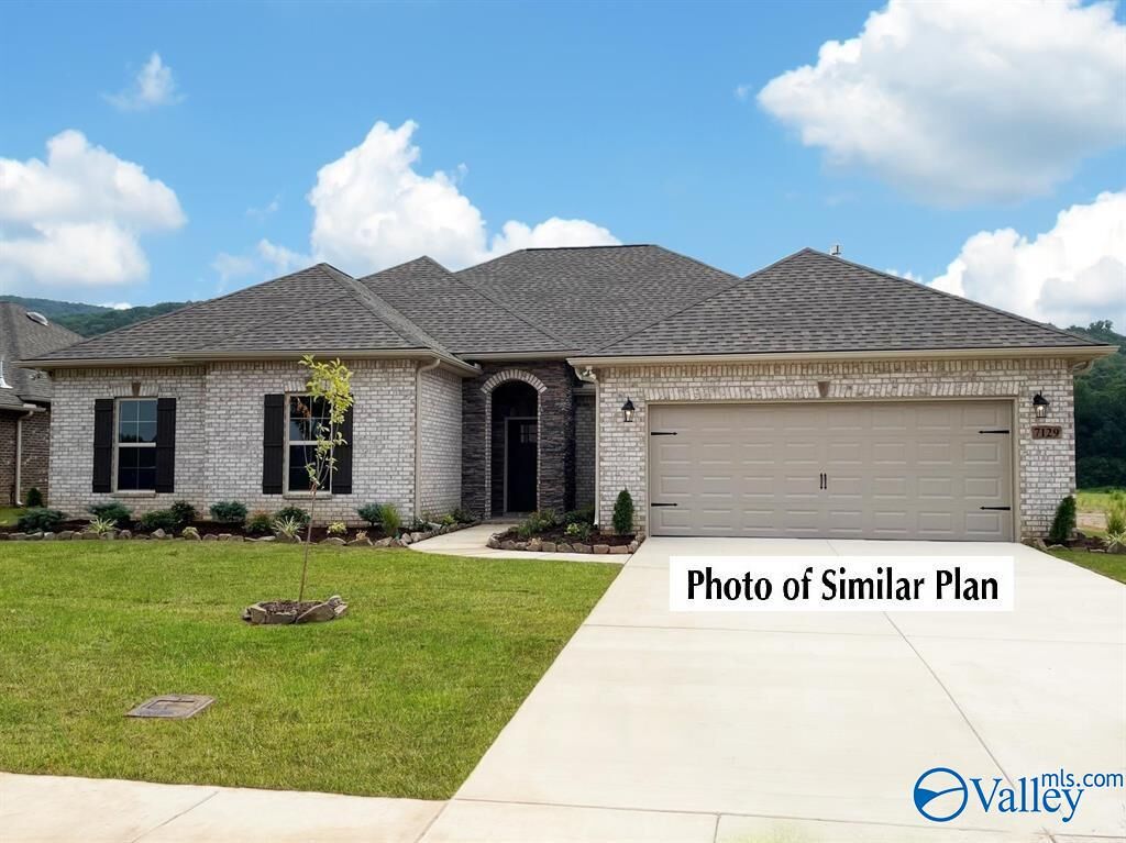 Property Photo:  106 Dolf Leaf Lane  AL 35811 