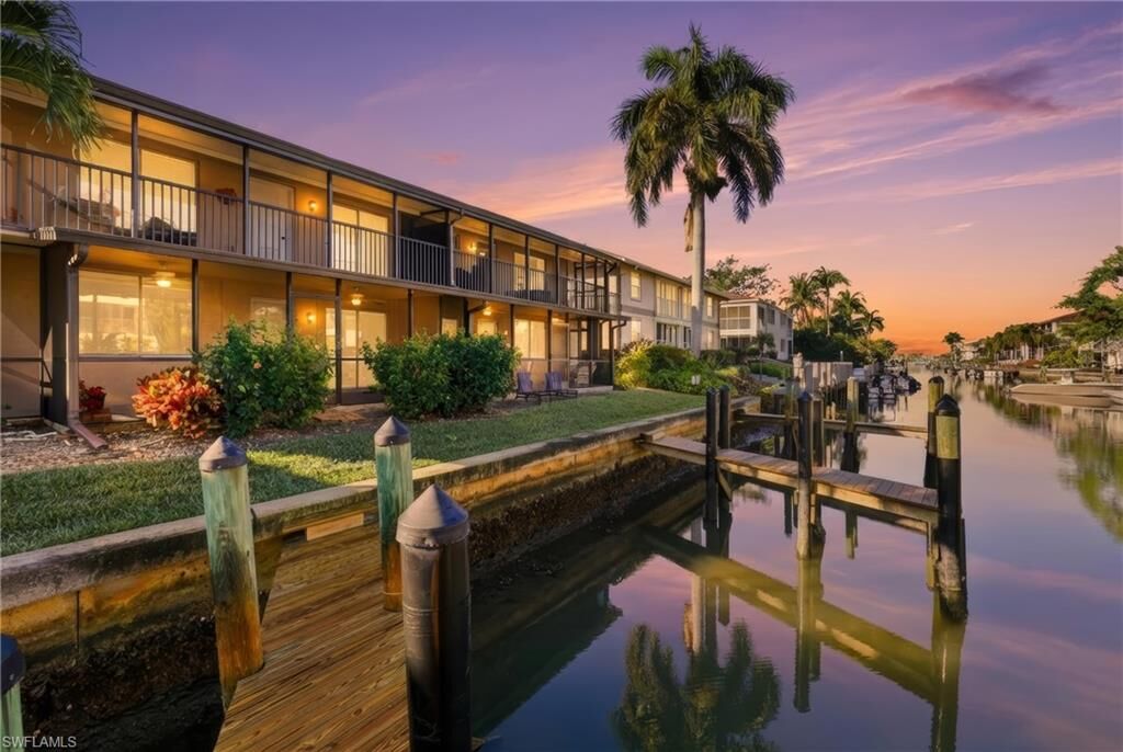 Property Photo:  1519 Chesapeake Ave B-5  FL 34102 