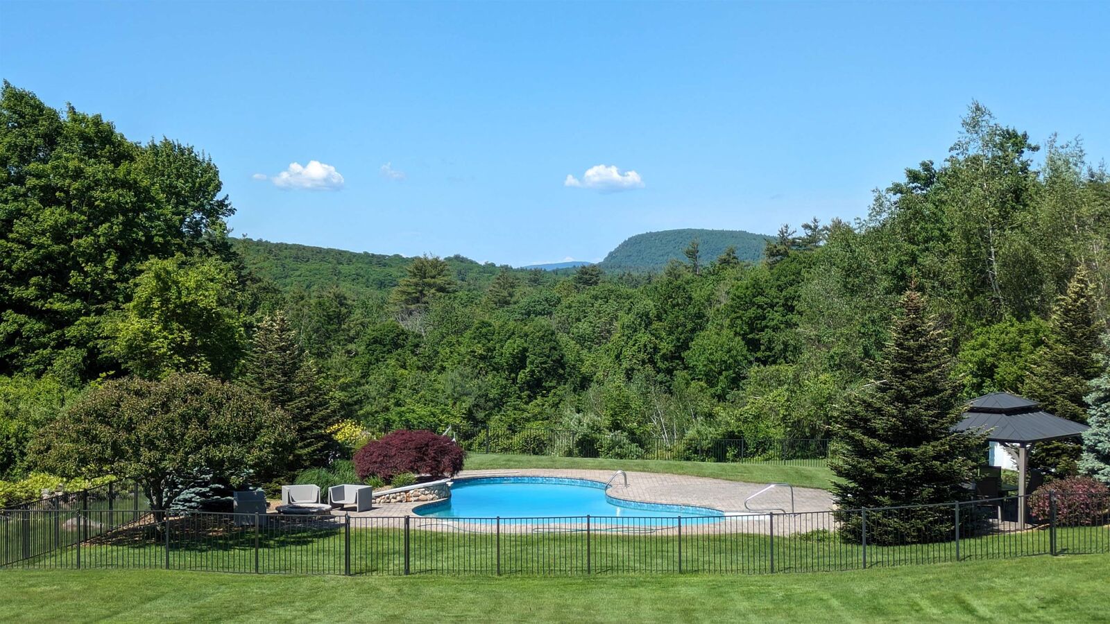 Property Photo:  144 Pulpit Road  NH 03110 