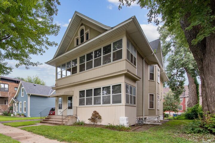 Property Photo: 652 Dayton Avenue MN 55104