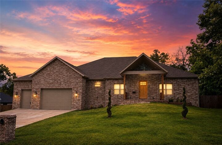 Property Photo: 12412 Wildwood Drive AR 72756