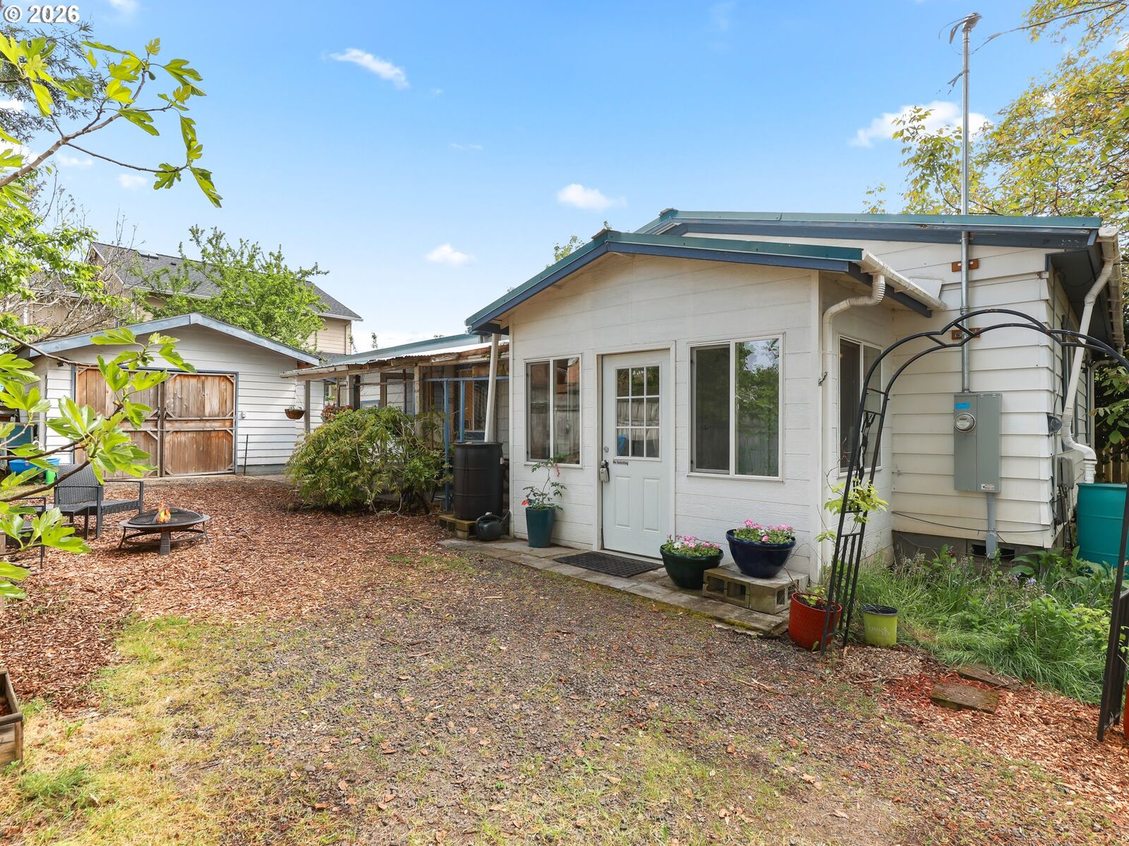 Property Photo: 7355 SE Frances St OR 97123