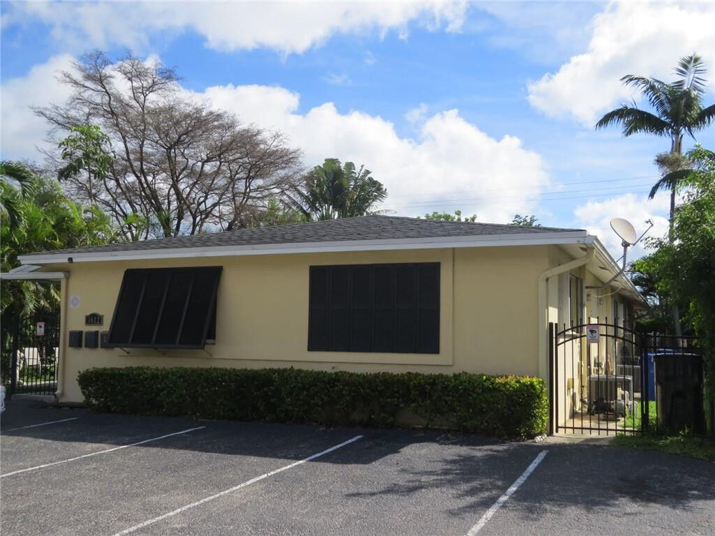 Property Photo:  1612 NE 20th Avenue  FL 33305 