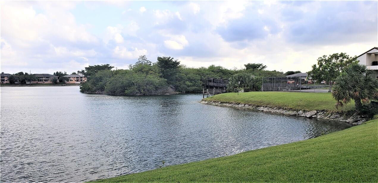 Property Photo: 3100 NW 46th Street 103 FL 33309