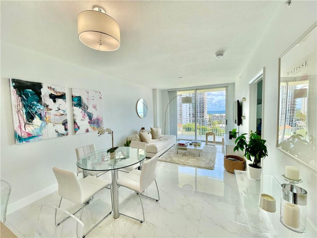 Property Photo:  3020 NE 32nd Avenue 905  FL 33308 