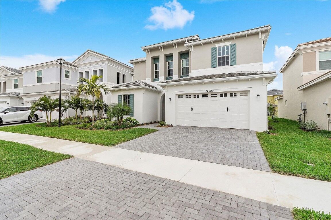 Property Photo:  