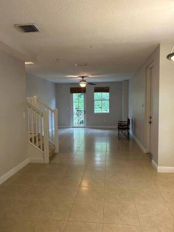Property Photo:  400 SW 14th Avenue  FL 33312 