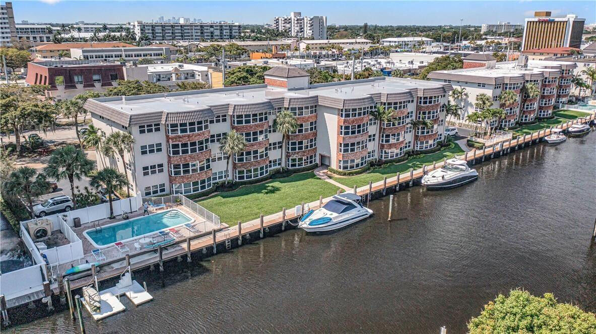 Property Photo:  3121 NE 51 102  FL 33308 