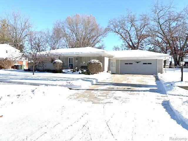 Property Photo: 53432 Bruce Hill Drive MI 48316
