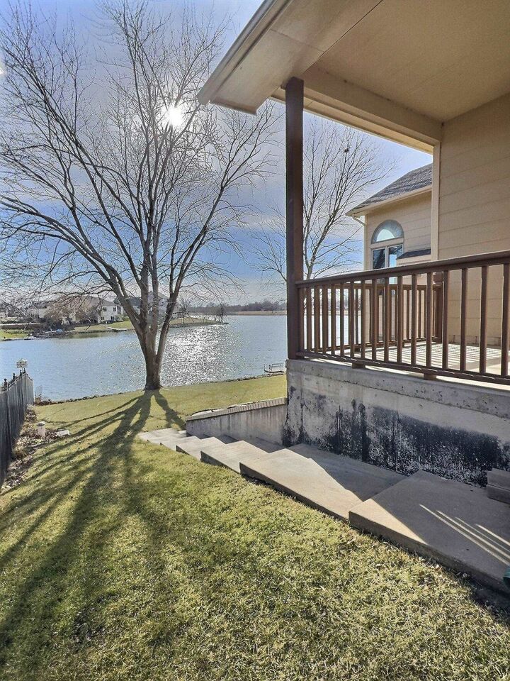 Photo de la propriété:  6507 W Briarwood Cir  KS 67212 