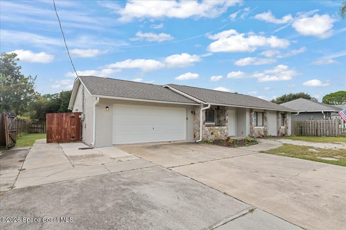 Property Photo:  5221 Carrick Road  FL 32927 