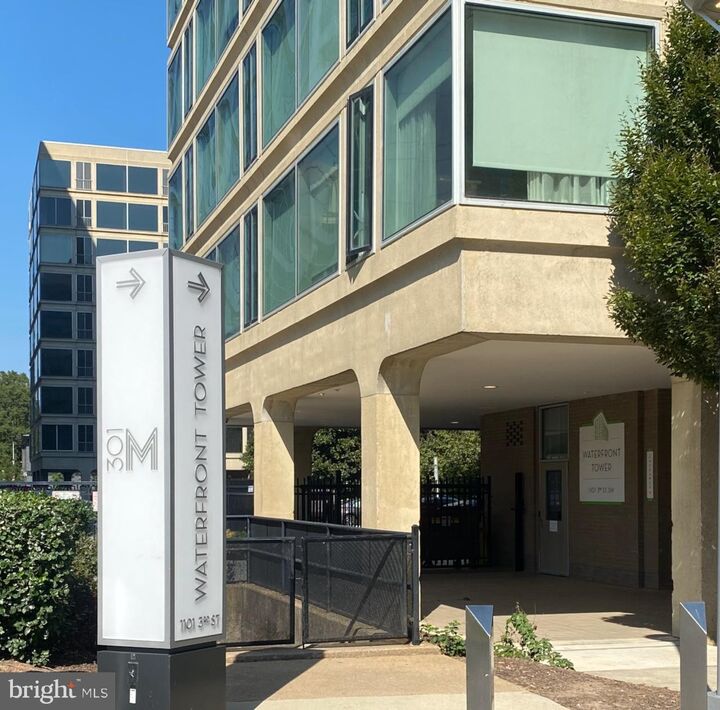 Property Photo:  1101 3rd Street SW 509  DC 20024 