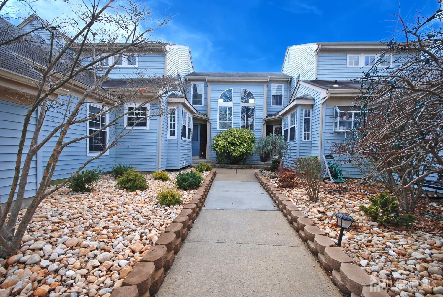 Property Photo:  5 Cambridge Drive D  NJ 08831 