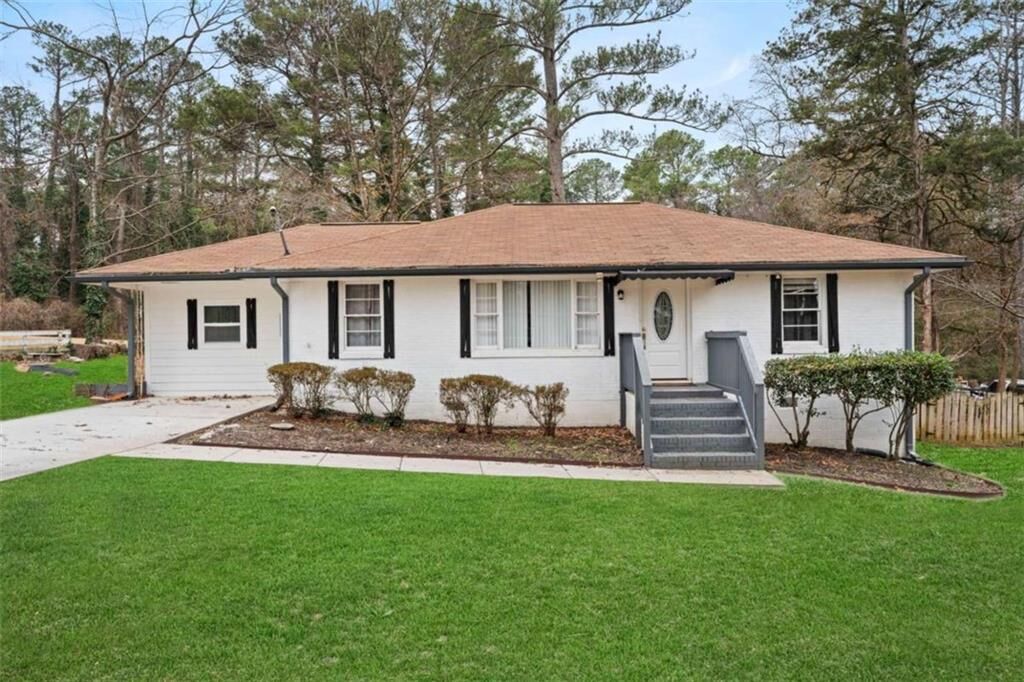 Property Photo: 1621 N Columbia Place N GA 30032