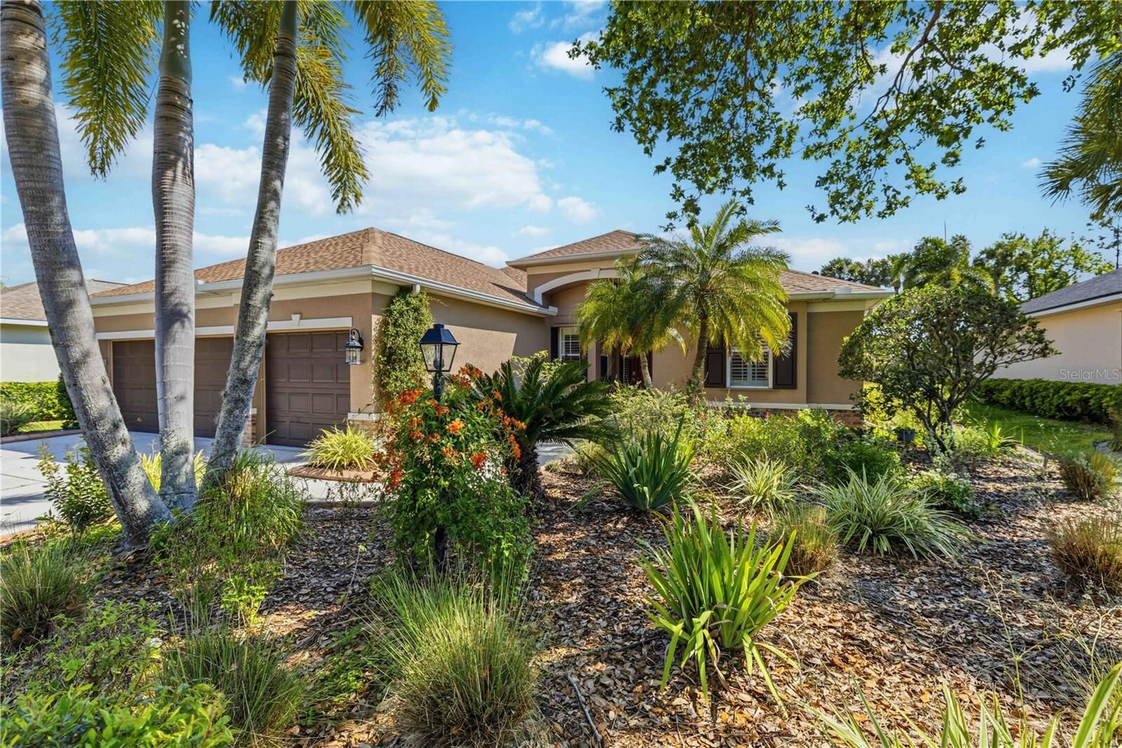 Property Photo:  7918 Edmonston Circle  FL 34201 