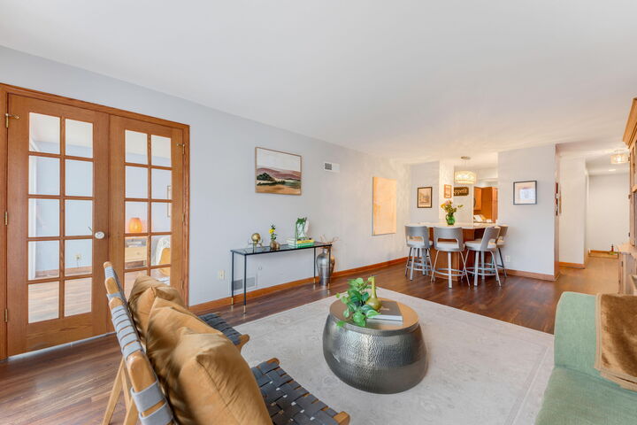 Property Photo:  2525 S Shore Dr 1D  WI 53207 