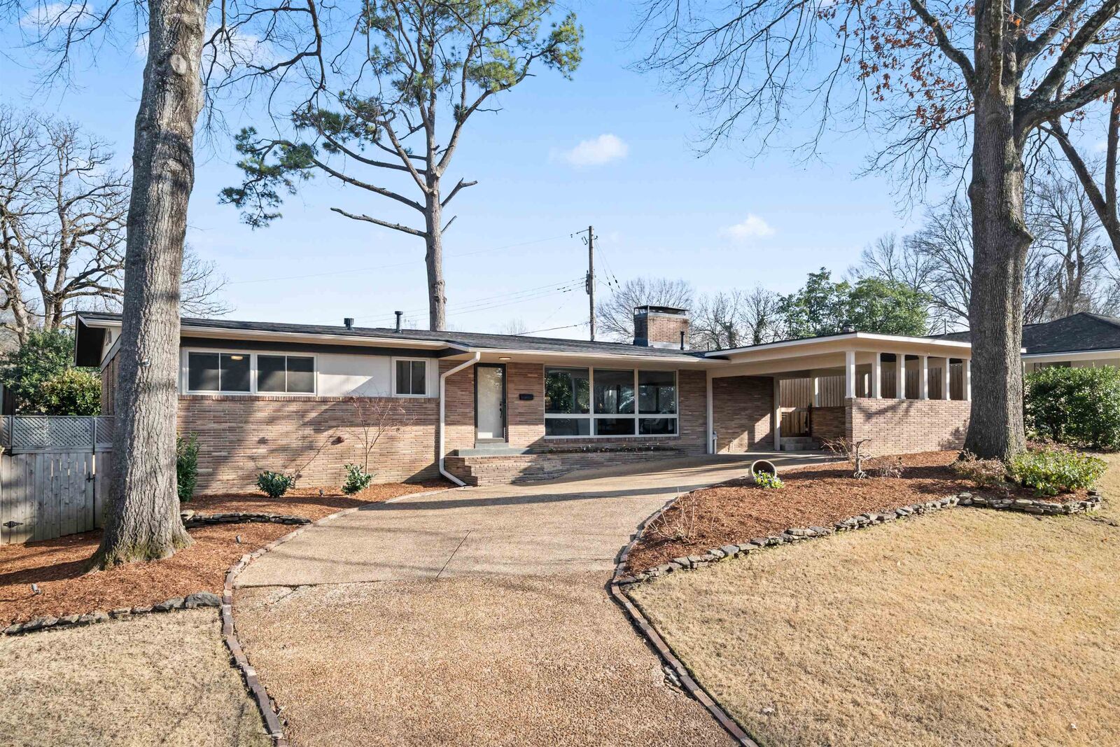 Property Photo:  320 Belhaven St  TN 38117 