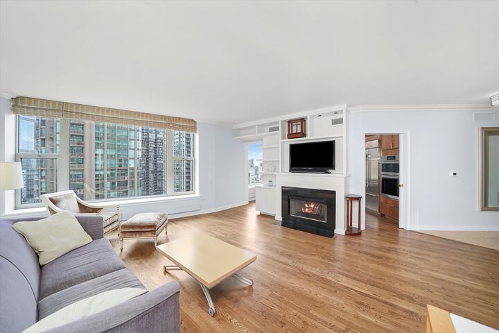 Property Photo:  25 E Superior Street 2805  IL 60611 