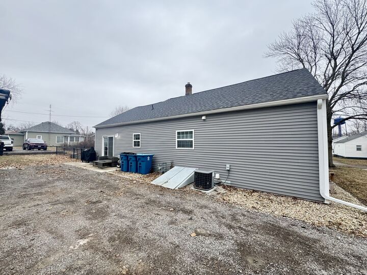 Property Photo:  402 N Center Street  IL 61728 