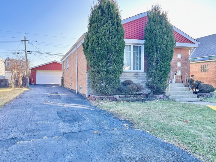 Property Photo:  4131 W 81st Place  IL 60652 