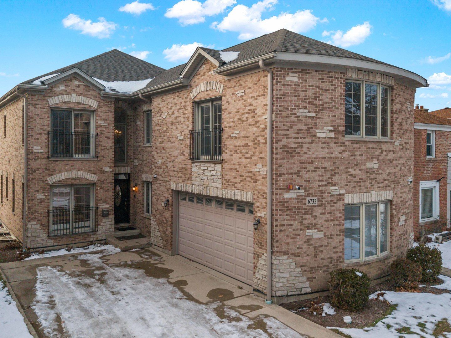 Property Photo:  6732 N East Prairie Road  IL 60712 