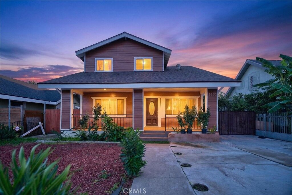 Property Photo:  1330 W 48th  CA 90037 