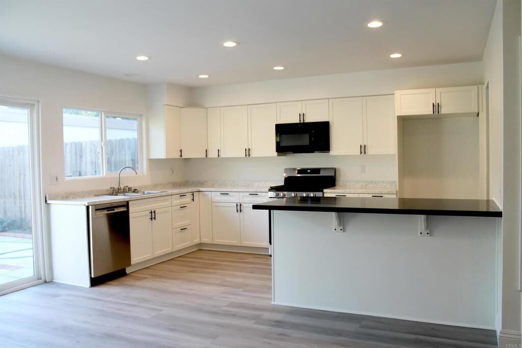 Property Photo:  2746 Via Tulipan  CA 92010 