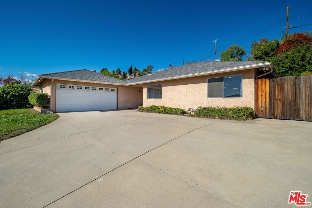 Property Photo:  17133 Lorillard Street  CA 91344 