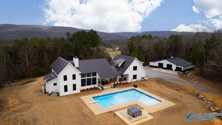 Property Photo: 124 Cedar Trace Drive AL 35640