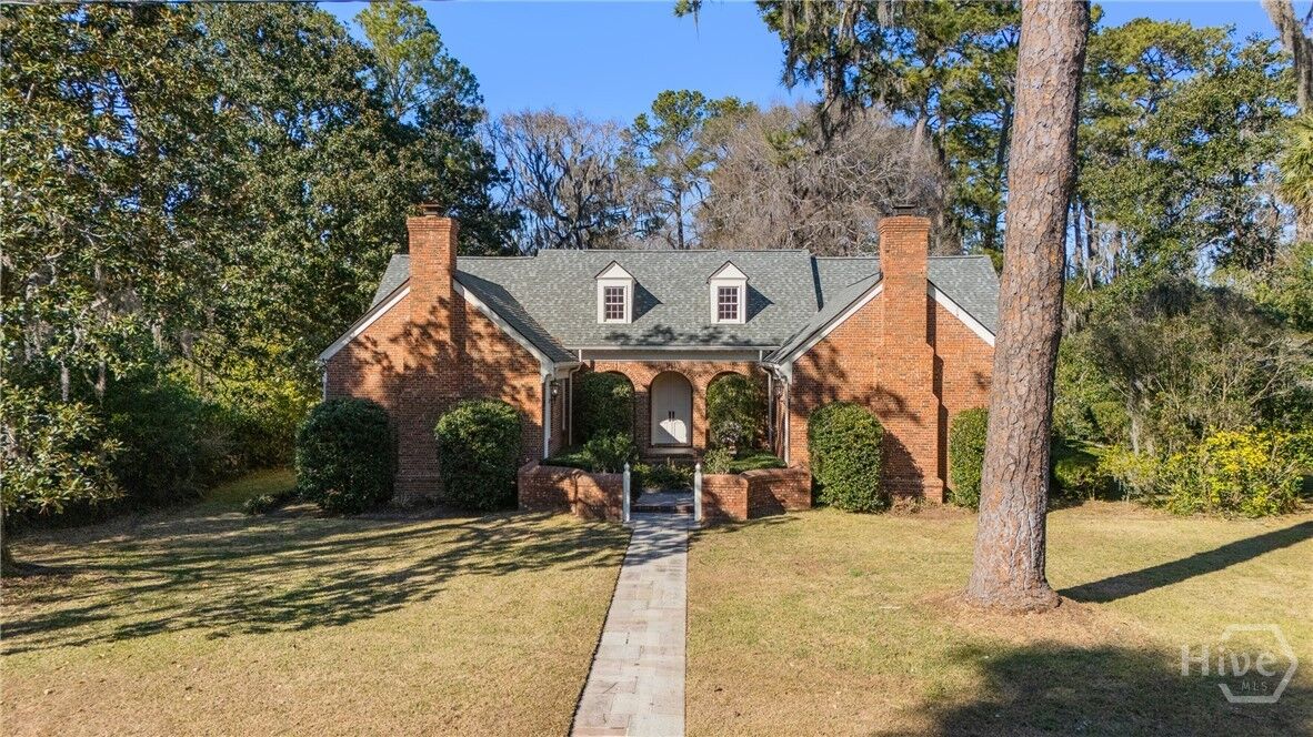 Property Photo:  4 Edgewood Road  GA 31404 