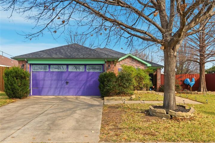 Property Photo:  114 N Denver Street  TX 75203 