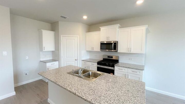 Property Photo: 4324 Bower Hill Drive TX 76036