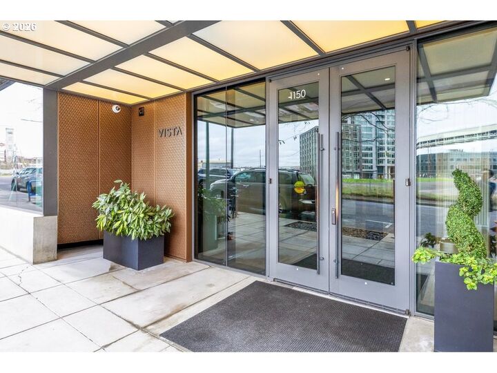 Property Photo:  1150 NW Quimby St 326  OR 97209 