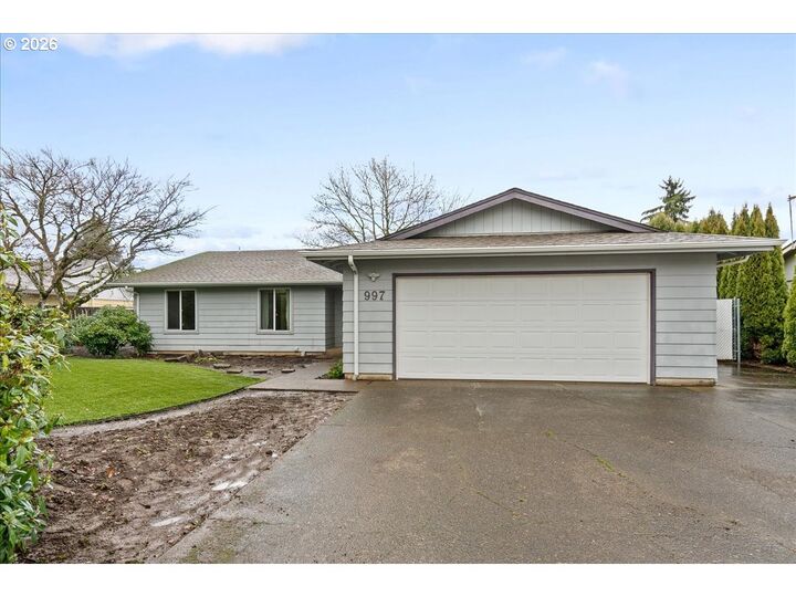 Property Photo: 997 Julie St OR 97303