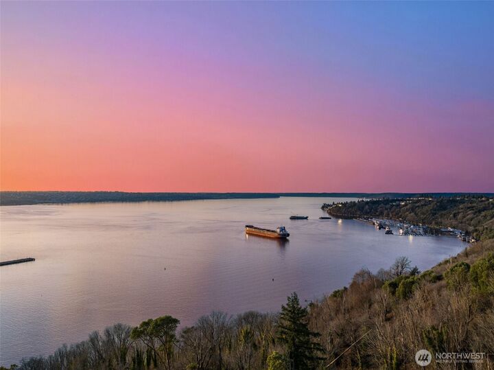 Property Photo:  3340  Shorecliff Drive NE  WA 98422 