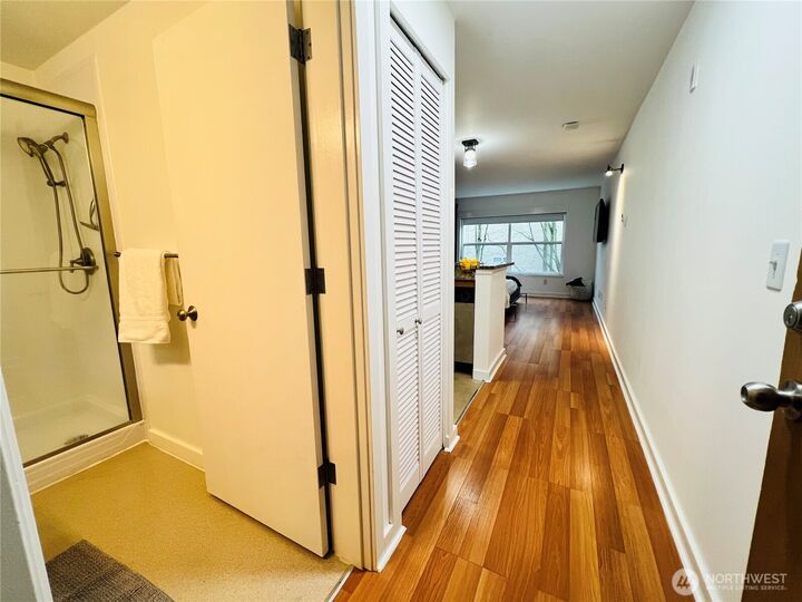 Property Photo:  7600  Greenwood Avenue N 206  WA 98103 
