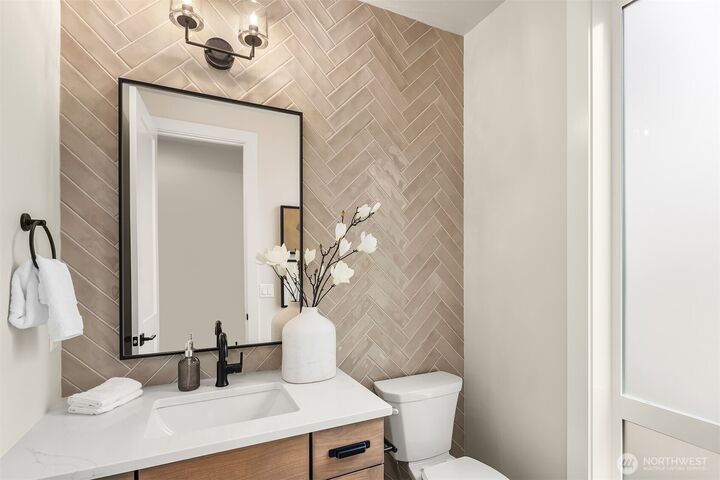 Property Photo: 7271 152nd Avenue NE WA 98052