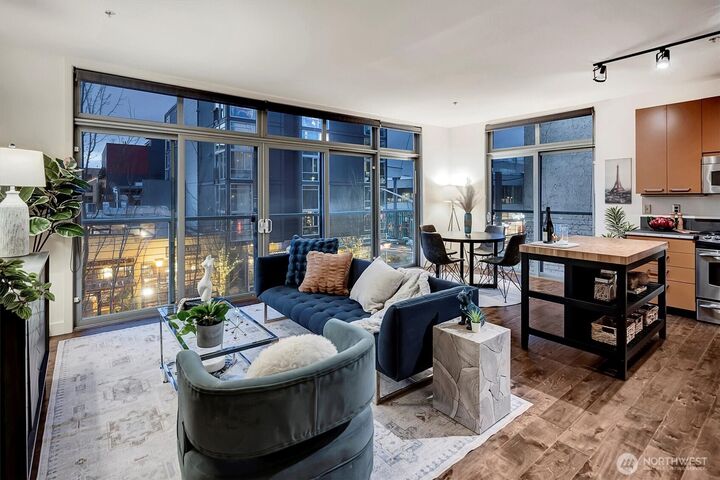 Property Photo:  1414  12th Avenue 301  WA 98122 