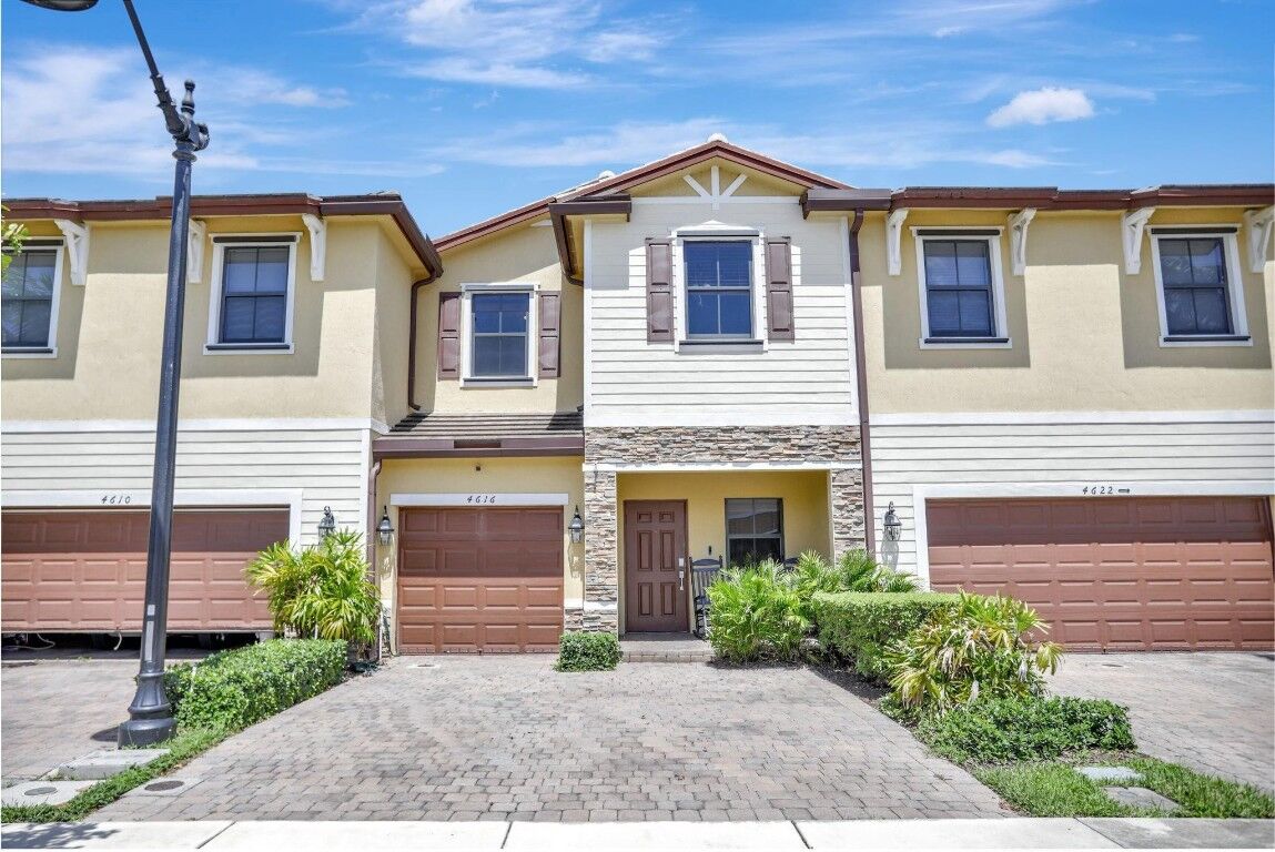 Property Photo: 4616 Belgian Lane FL 33314