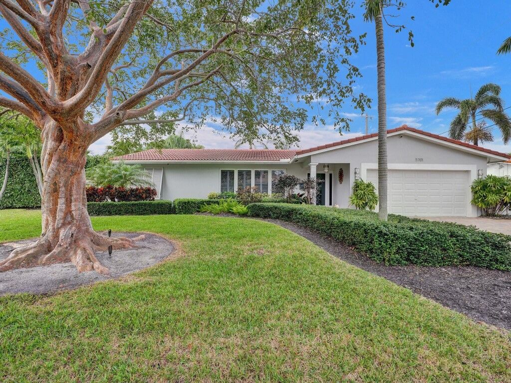 Property Photo:  5701 NE 19th Terrace  FL 33308 