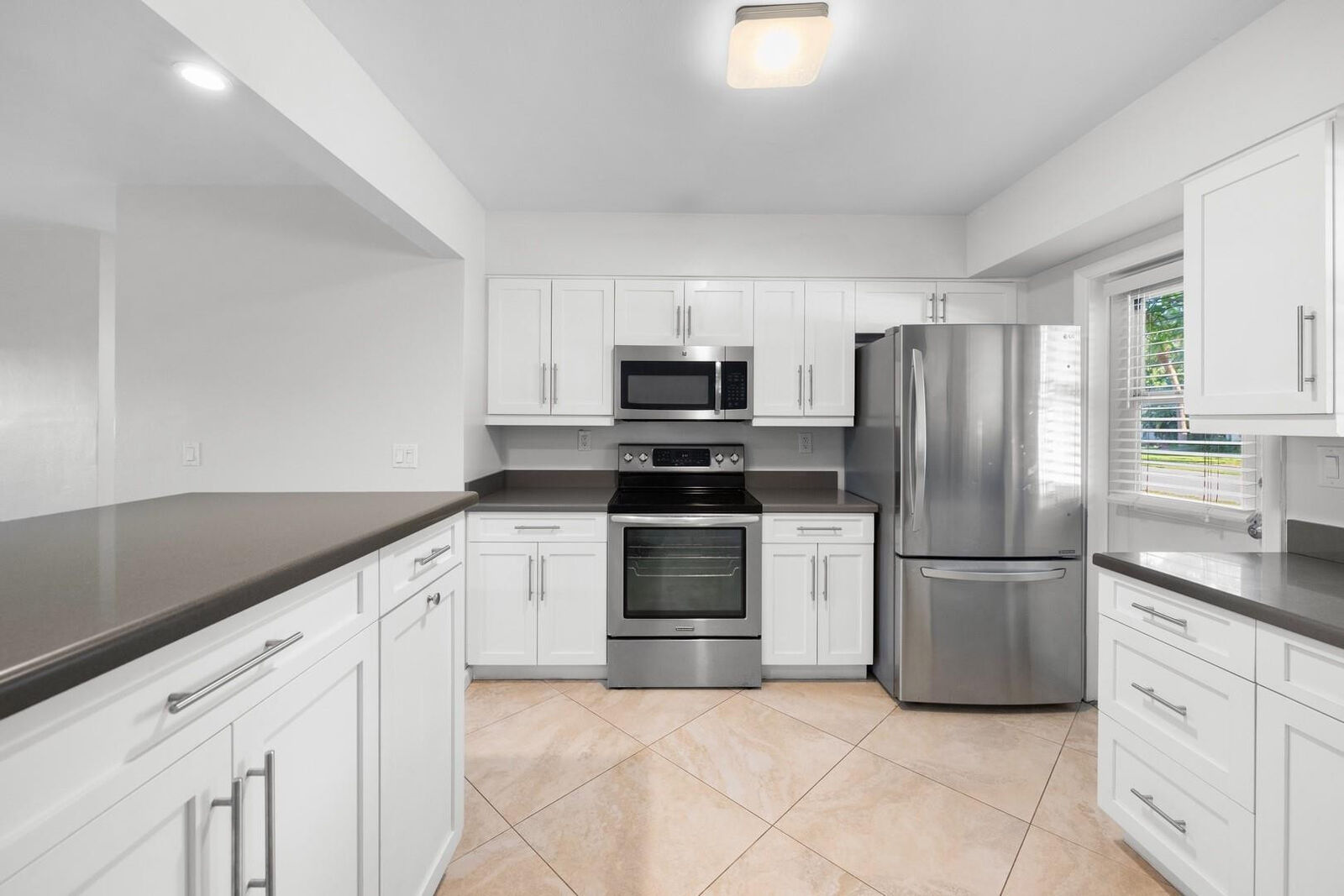 Property Photo: 3801 NE 22nd Terrace 2 FL 33064
