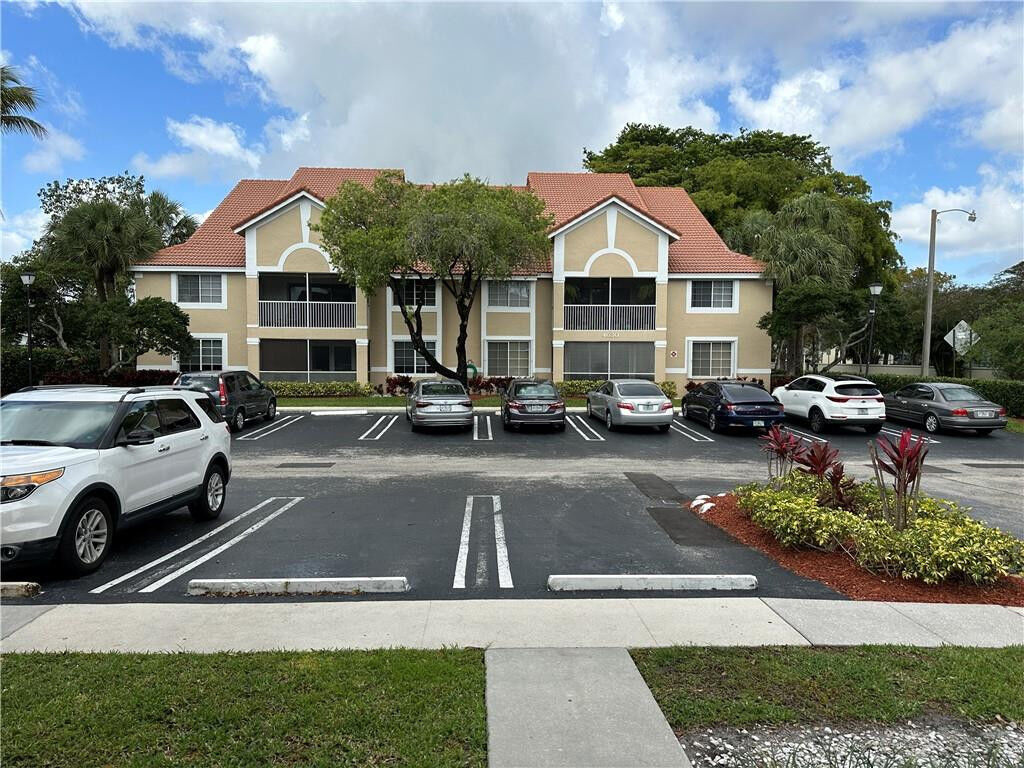 Property Photo:  4620 W McNab Road B1  FL 33069 