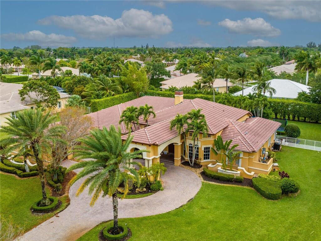 Property Photo: 13397 Majestic Way FL 33330