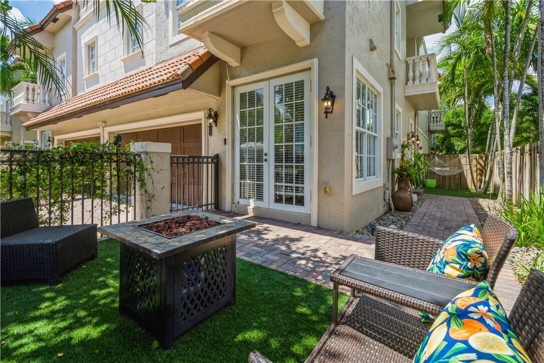 Property Photo:  2618 NE 14th Street  FL 33304 